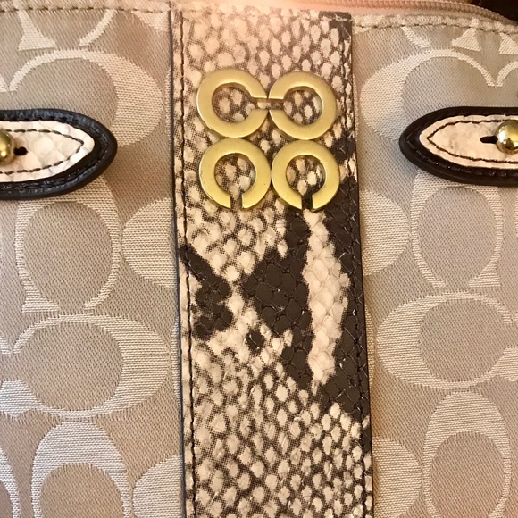 Signature Coach Collection Crossbody - Picture 2 of 7